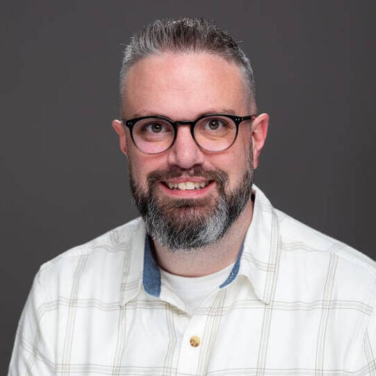 Portrait of Zach McCurdy.